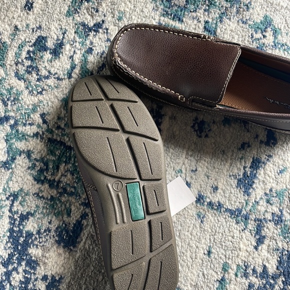 Shop Thom McAn Brown Size 7 Loafers & Slip-Ons NWT - Picture 5 of 5